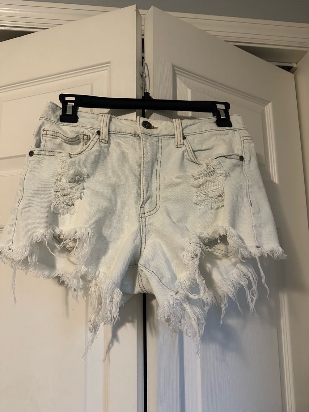 Women’s Distressed White Denim Shorts Kendall + Kylie size 1